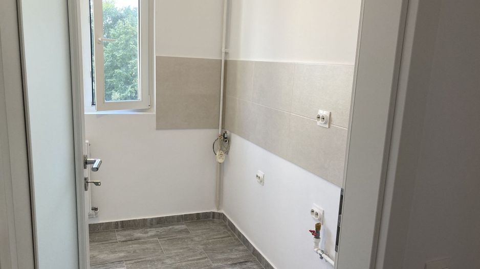 Apartament 2 camere renovat bloc reabilitat Drumul Taberei 34 - Poză 3