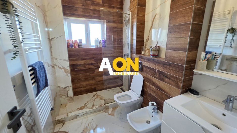 Apartament 2 camere mobilat cu boxa si  parcare bloc nou Cetate - Poză 5