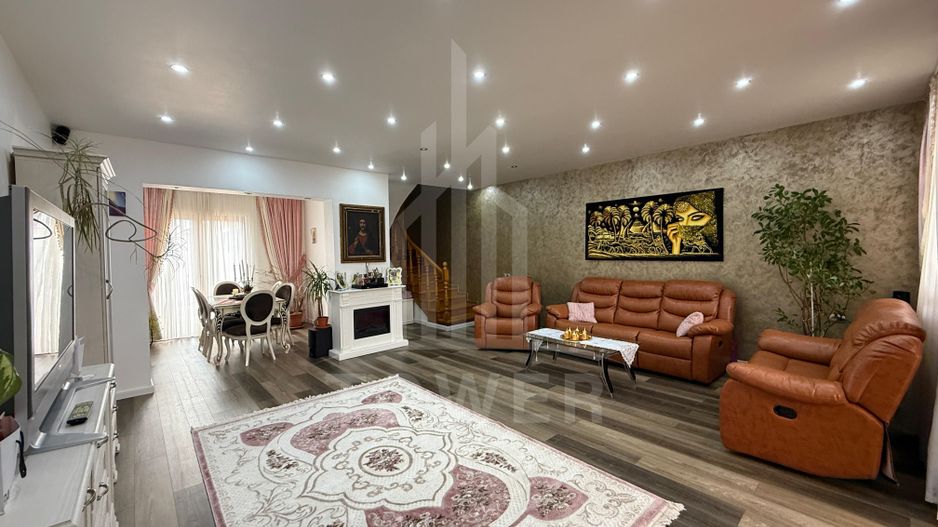 Super oportunitate! Vilă spațioasă pe 3 niveluri + casă separată - Poză 6