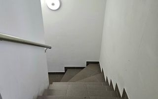 Oportunitate - Apartament cu trei camere in vila, zona Tractorul 70 mp - Poză 2