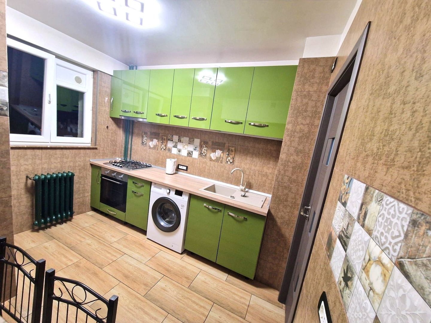 Închiriere Apartament cu 3 camere, mobilat complet, etaj 1, metrou Dristor - Poză 2