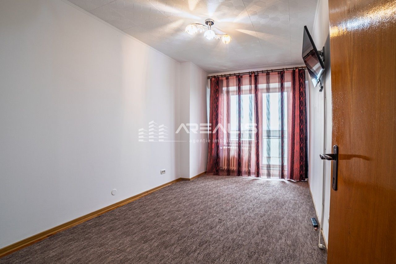 VÂNDUT!!! Apartament spațios cu 3 camere, zona Polivalentă - Poză 7