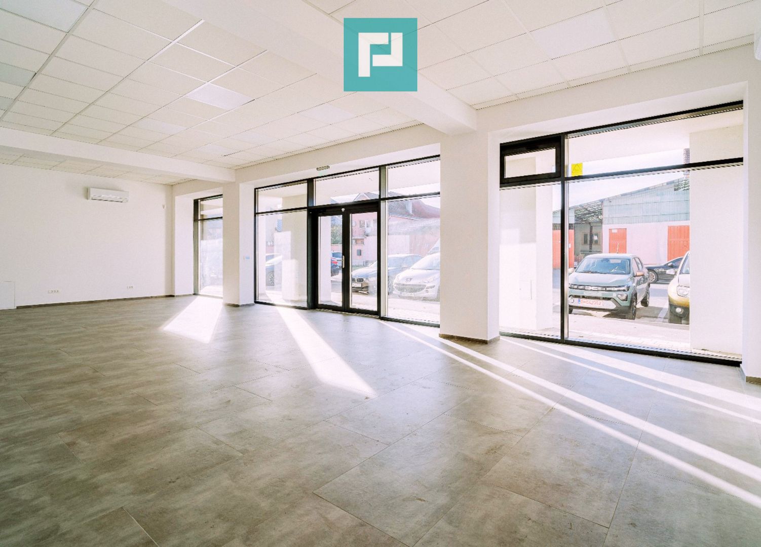 Spațiu comercial nou, vitrine mari, Calea Clujului - Poză 8