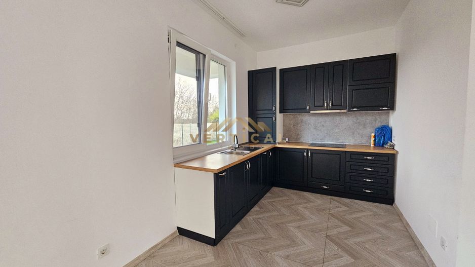 Vila la intrare in comuna Berceni - Poză 6