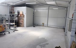 Închiriere hală 100 mp în Lumina, curent 220/380 V, baie proprie - Poză 1