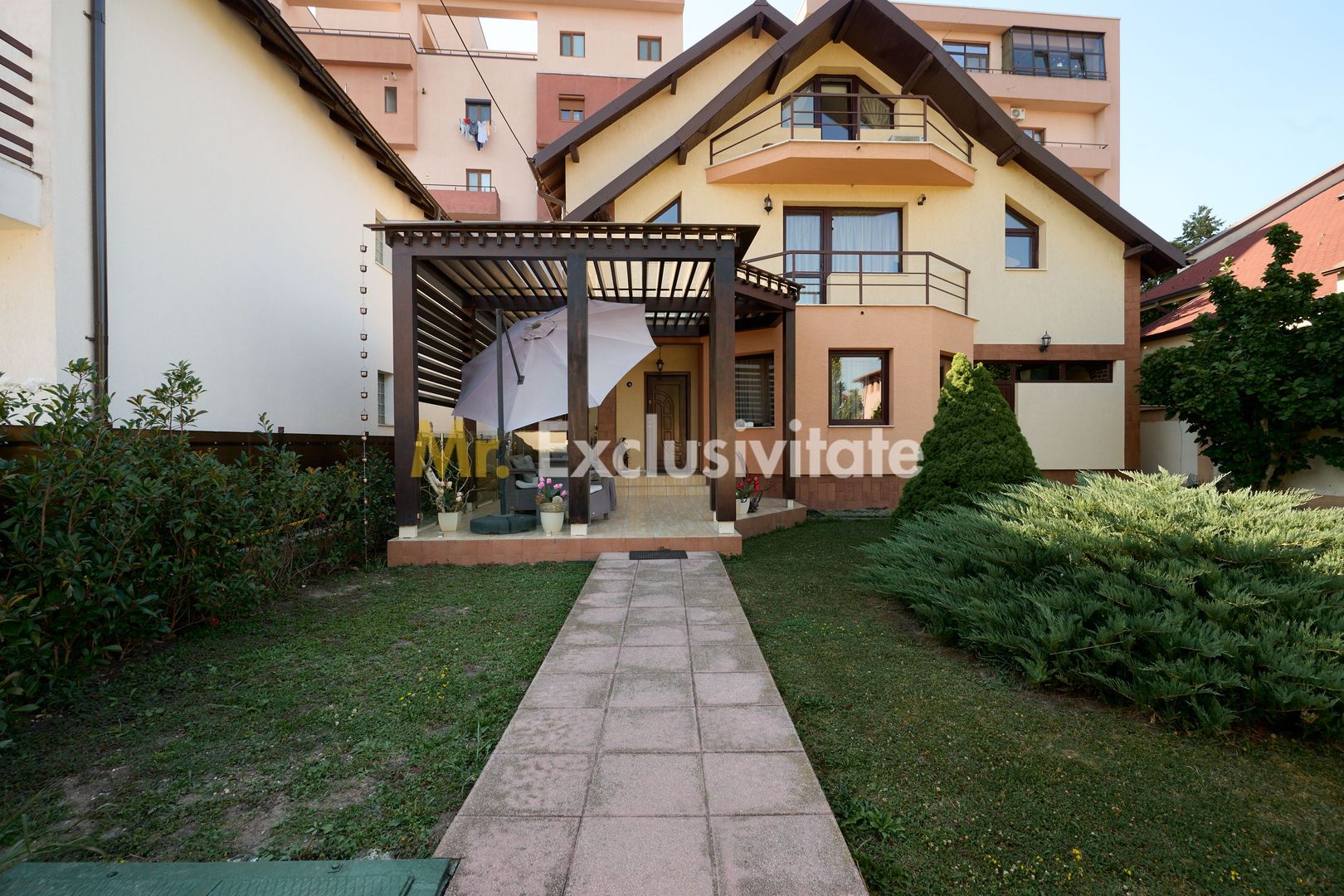 Casa + 305 mp terem curte proprie in zona rezidentiala Gavana - Poză 16