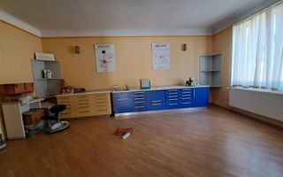 Proprietate 450 mp pe Calea Clujului cu teren de 787mp in Oradea - Poză 26