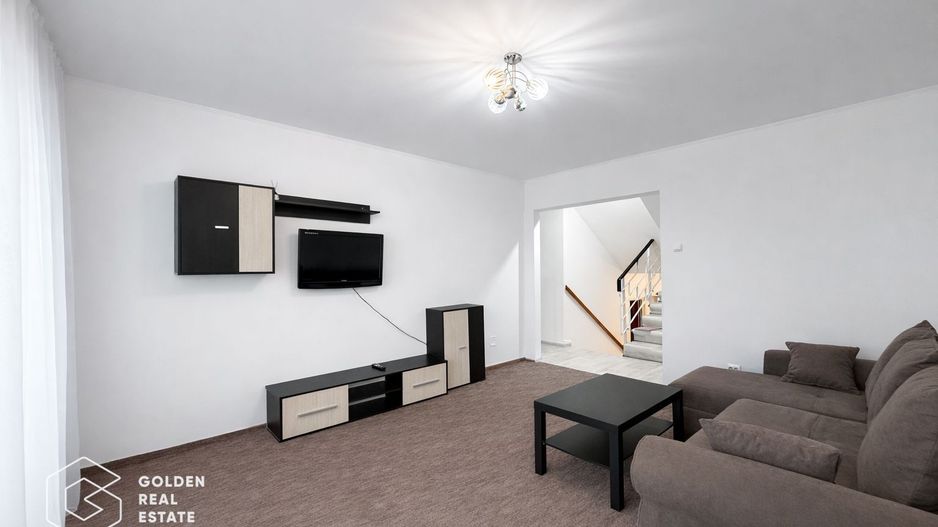 Apartament 3 camere tip Samanta, decomandat, zona Polivalenta - Poză 2