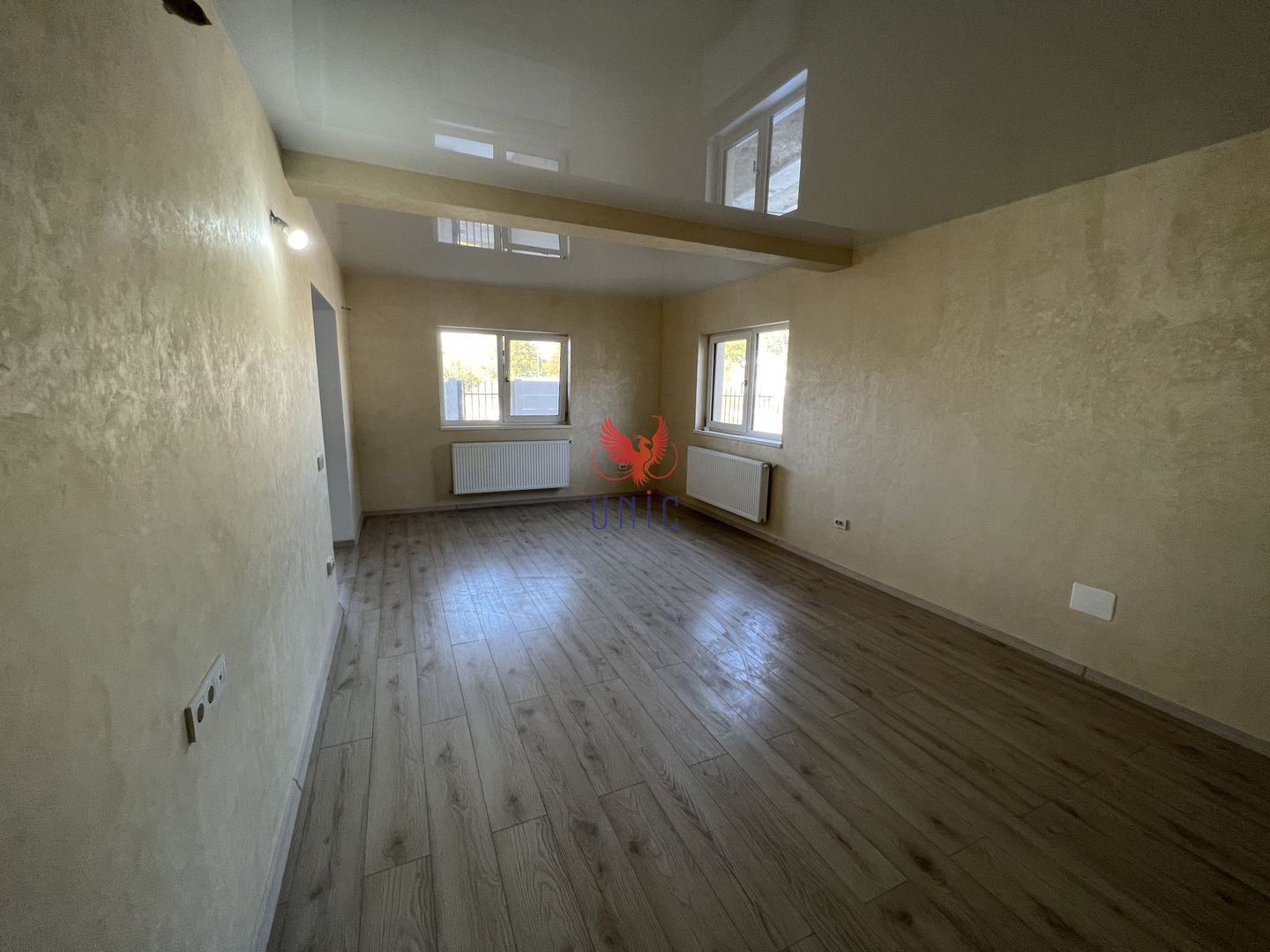 Vila Noua, Superba!! La cheie!! Bariera Valcii !! - Poză 1