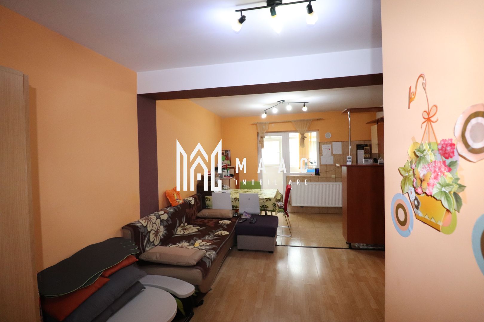 Apartament 3 camere  | Etaj 1 | Parcare privata  | Strand II - Poză 9
