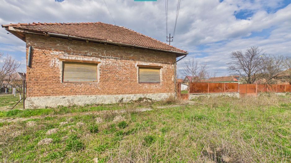 Casă cu teren de 1800 mp, în Buteni, Arad - Poză 15