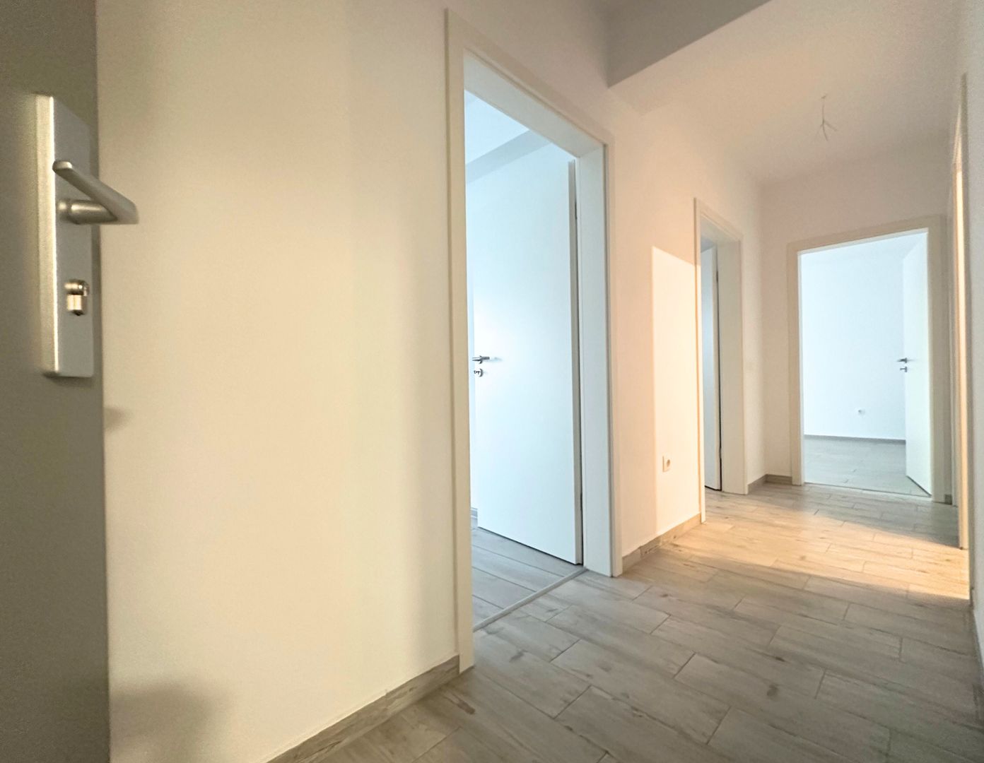 VÂNZARE APARTAMENT 2,5 CAMERE  NOU NELOCUIT - Poză 24
