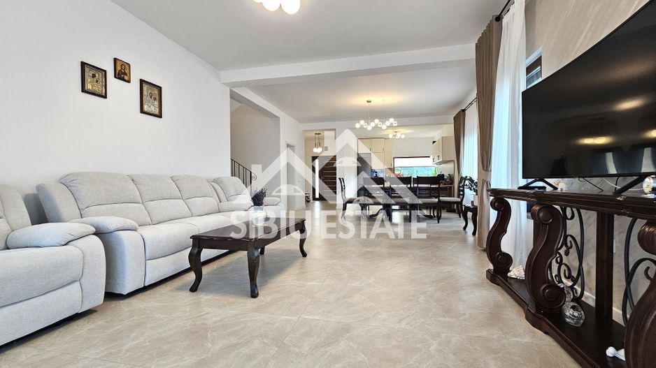 Casa Sibiu Cisnadioara, casa cu garaj, 5 camere, 3 bai - Poză 23