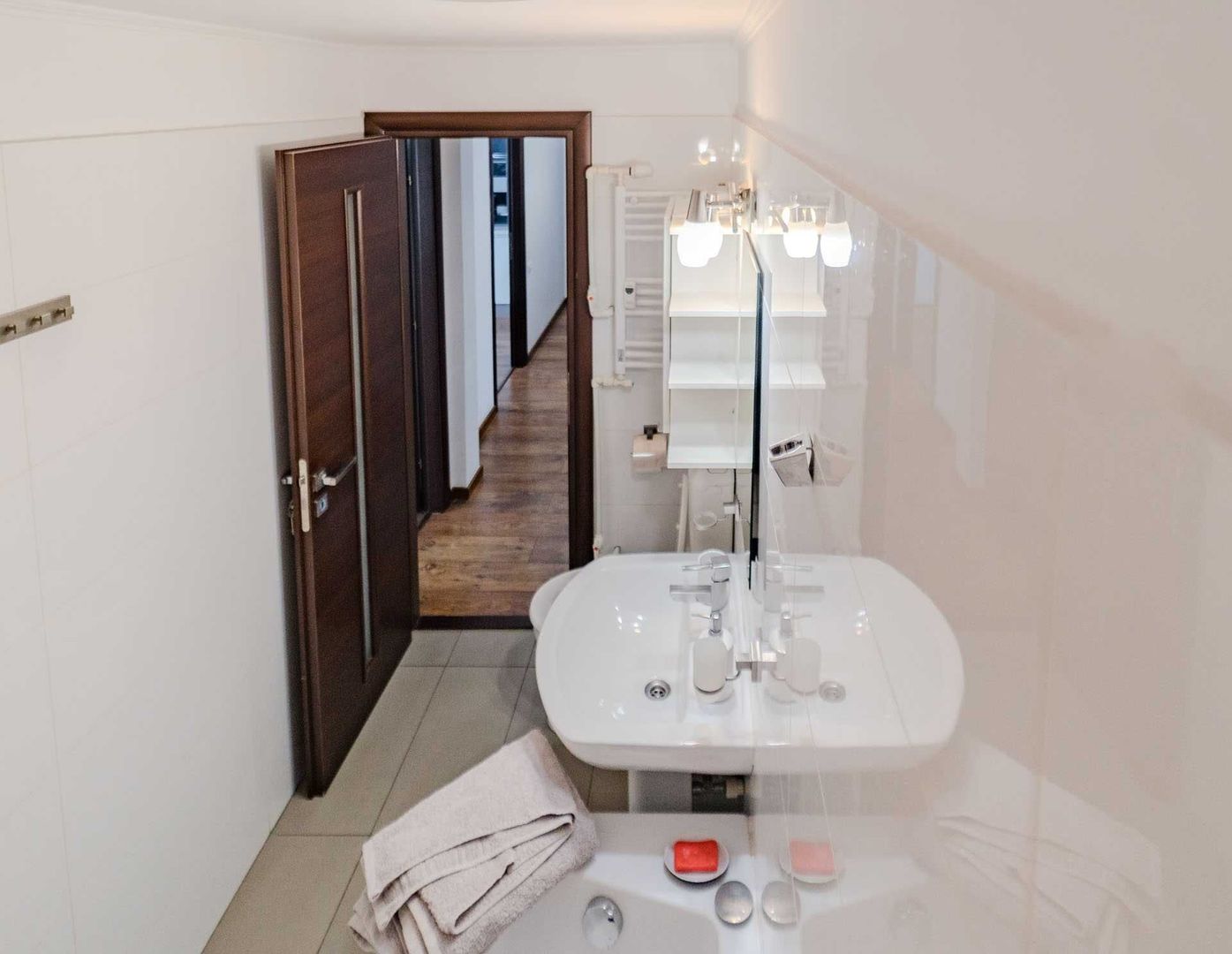 Închiriez apartament 2 camere modern, Mall Vitan - Poză 8