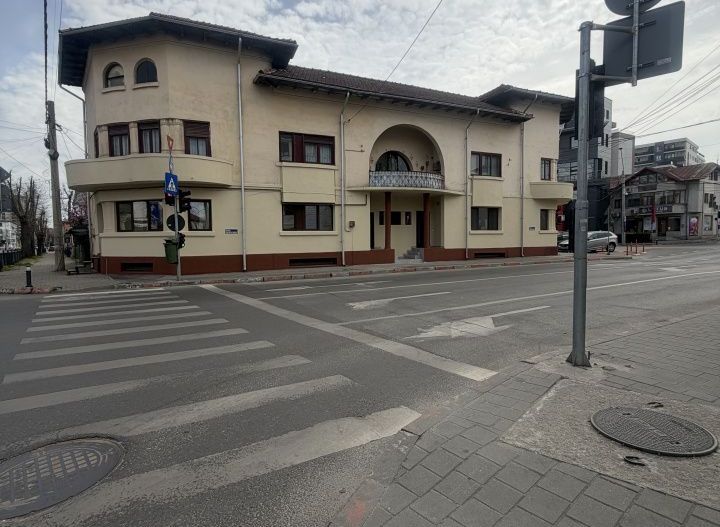 Spațiu birouri / locuință – 181 mp utili, etaj + mansardă în vilă, Centru Piteșt - Poză 2