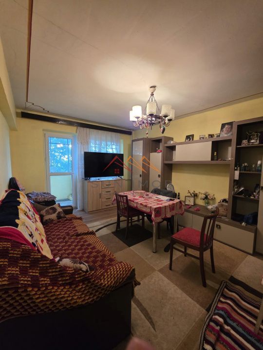 Apartament 3 camere, decomandat, centru, Ploiesti, Prahova - Poză 1