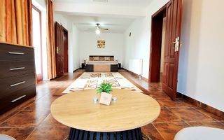 Oferim spre inchiriere, casa deosebi cu 4 camere,2 garaje,zona Soarelui-Braytim - Poză 10