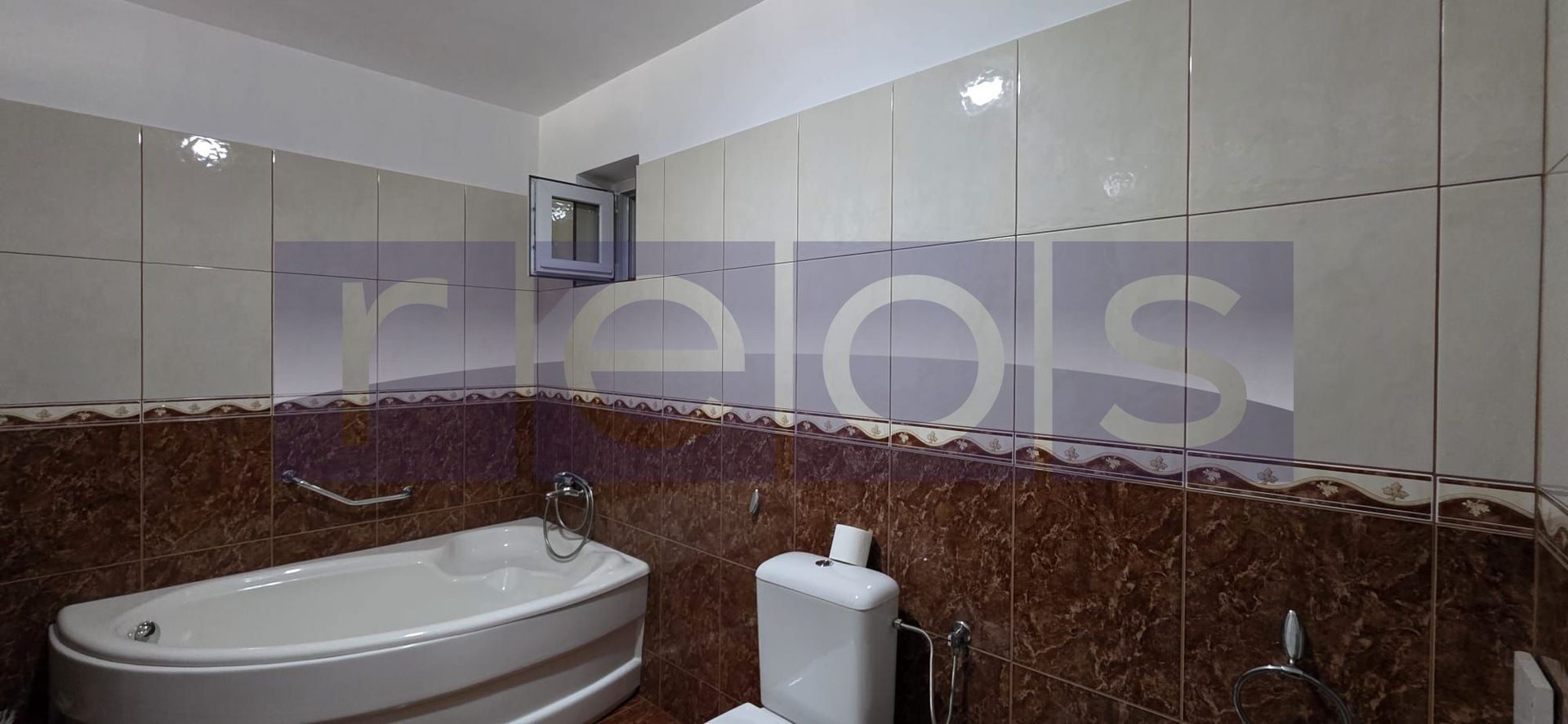 VANZARE CASA 7 CAMERE | PISCINA ACOPERITA | ZONA VATRA LUMINOASA - Poză 24
