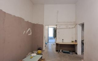 Spatiu comercial vitrina de 20 M - Metrou Eroii Revolutiei S143 - Poză 18