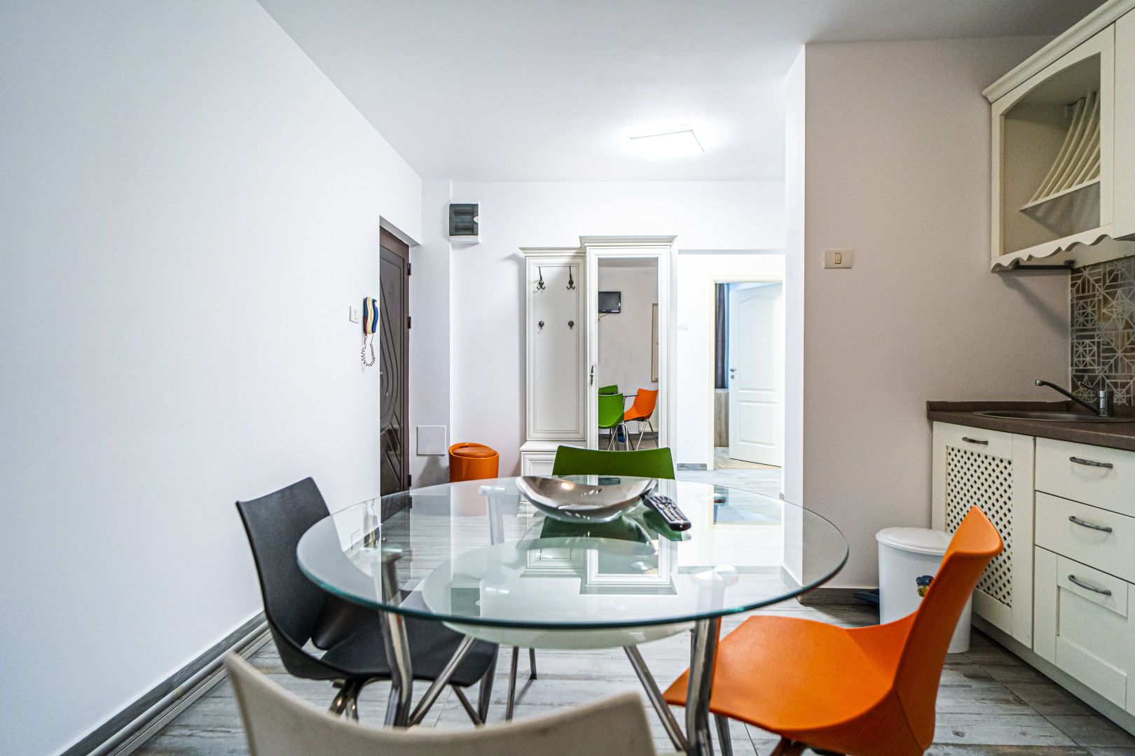 Drumul Sarii, 3 camere, 77 mp, et 5, 2 băi, bucatarie mare, disponibil imediat - Poză 10