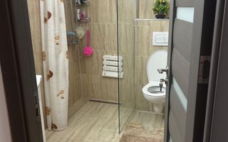 Casa spatioasa cu etaj 270 mp utili curte libera 180 mp zona Reșița - Poză 6