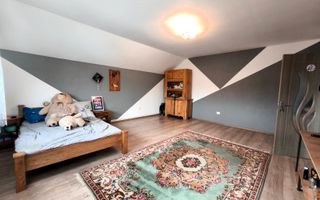 Casă de vânzare - Săsar - 4 dormitoare - teren 459 - garaj - Poză 1