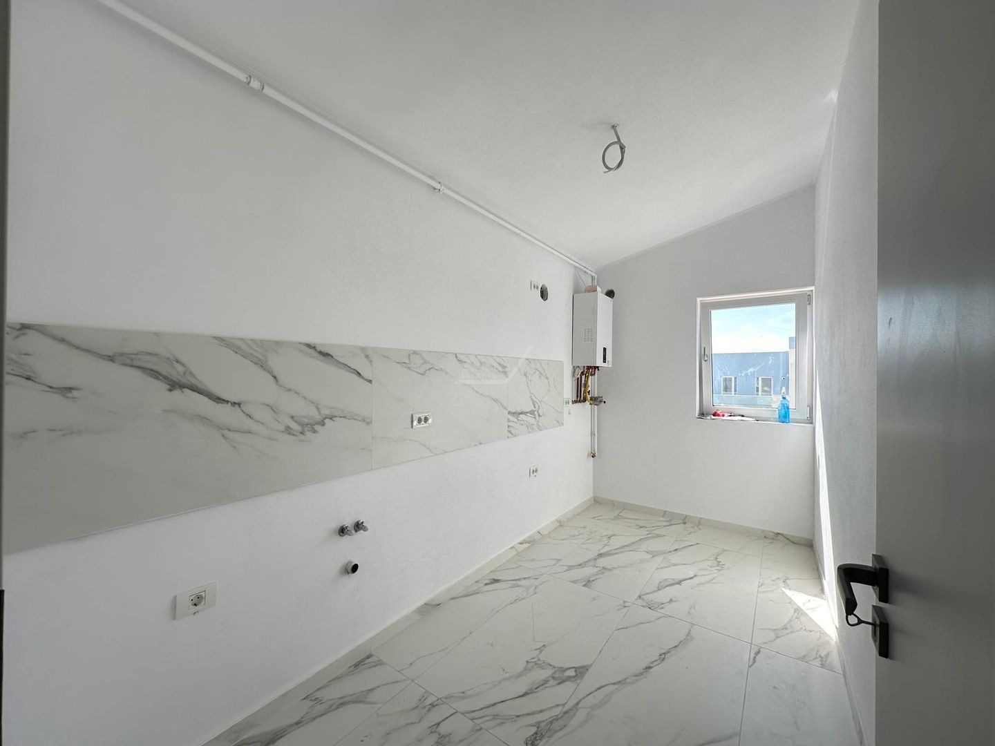 Bloc finalizat. Bucatarie inchisa. Loc parcare. - Poză 4