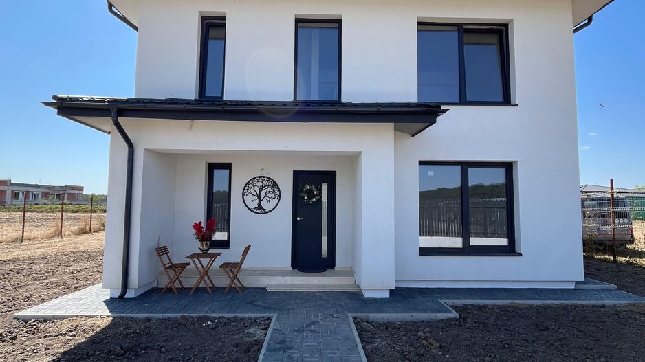 Vila finalizata cu acces de pe DN1, A3, A0 - TVA & Comision 0% - Poză 1