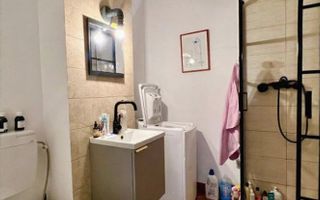 DE VÂNZARE APARTAMENT 3 CAMERE SPAȚIOS ÎN ZONA UNIVERSITATE – ROMANĂ - Poză 3