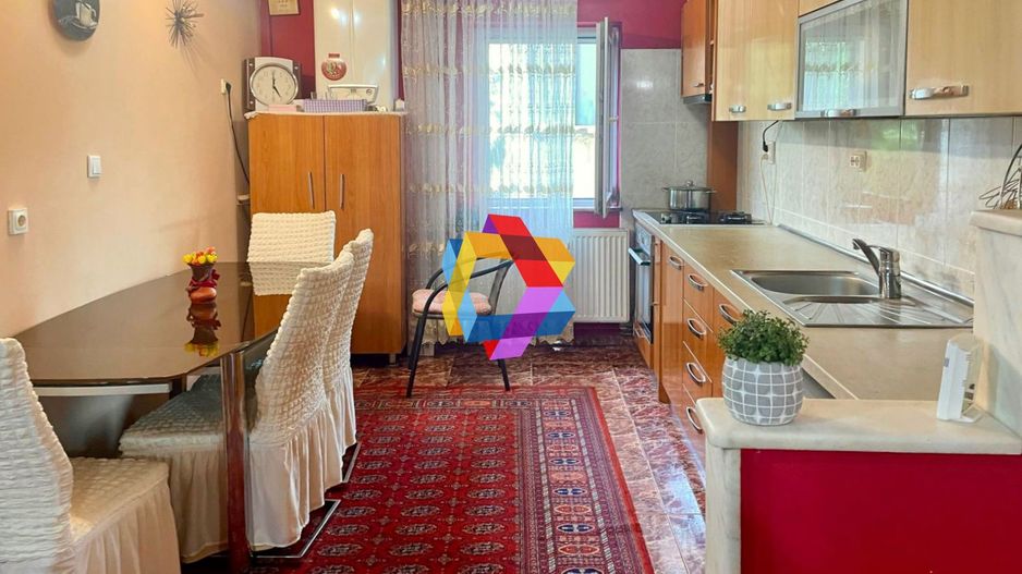 Apartament cu patru camere, zona Judetean 77mp - Poză 5