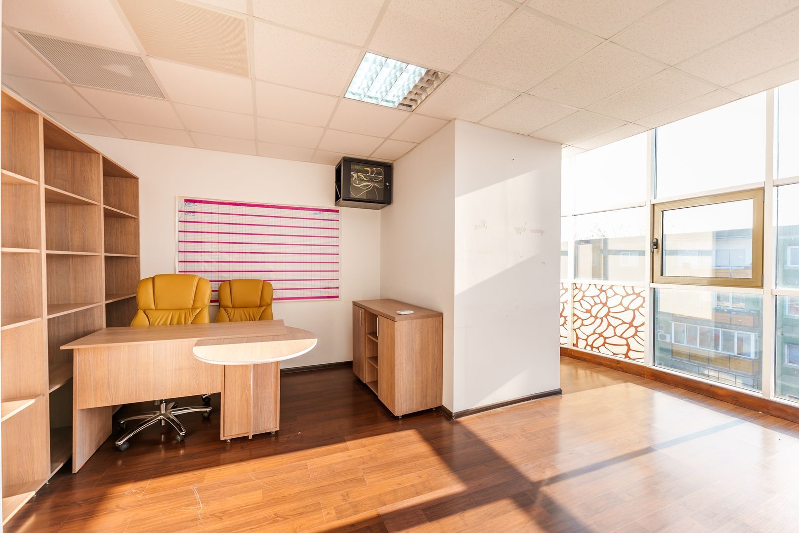 Cladire de birouri de inchiriat – 1032 mp - Poză 9