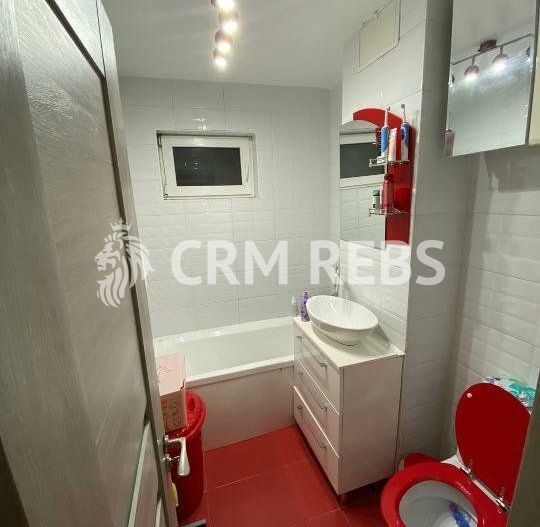 Vând apartament cu 3 camere Mobilat/Utilat in zona Km 4-5 - Poză 8