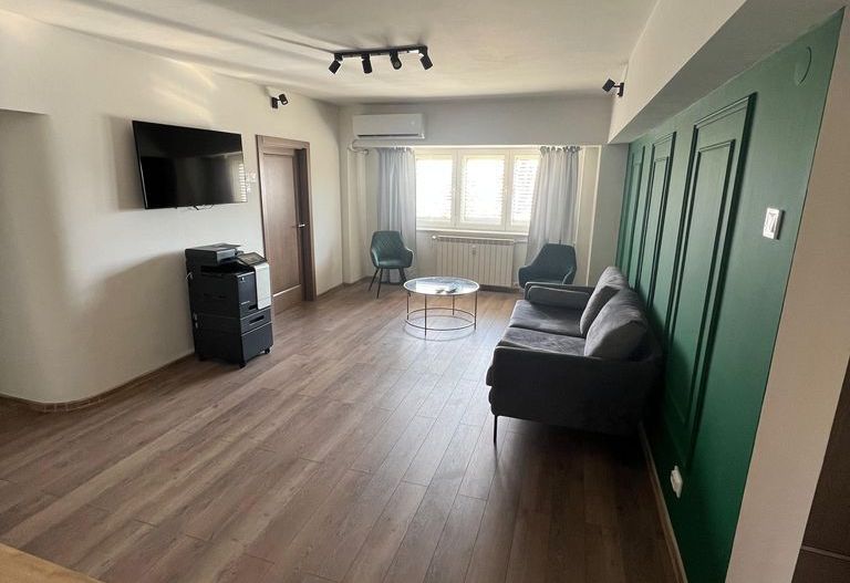 Vanzare Apartament 4 camere Fântâni Bd Unirii - Poză 1