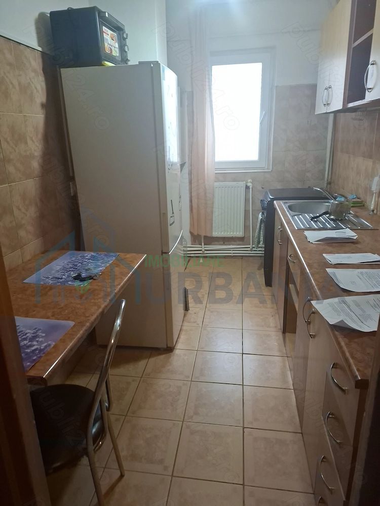 Apartament 3 camere, semidecomandat, cartier Dacia, centrală proprie, izolat, 53 mp, etaj 4 - Poză 1