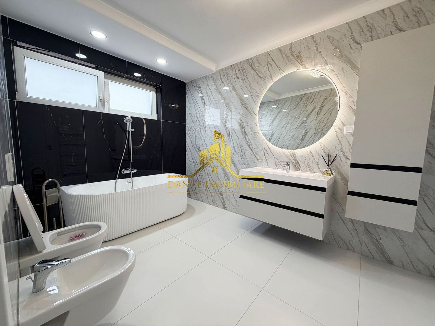 Casa, 6 camere, ultrafinisata, lux, curte, garaj, Andrei Muresanu - Poză 2