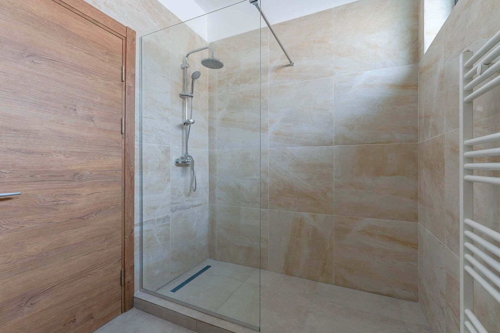 Casa individuala dispusa pe un singur nivel in Izvor, Tarlungeni - Poză 12