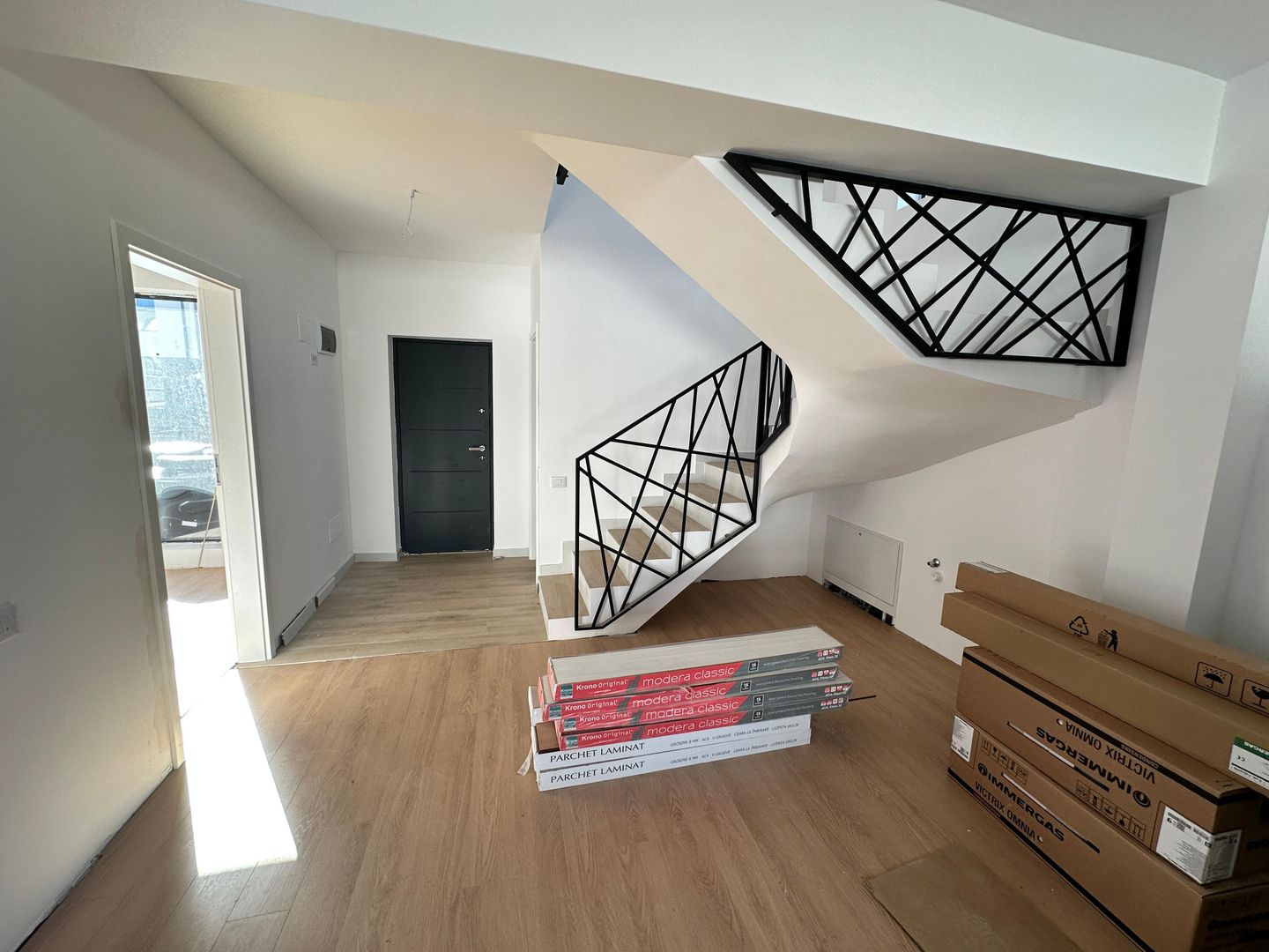 CASA SINGULARA- 5 CAMERE, TOATE UTILITATILE, FINISAJE PREMIUM,COMIS 0% - Poză 4