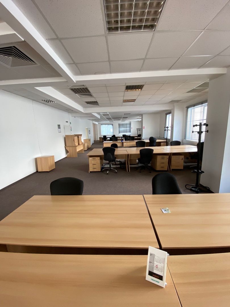 Cladire de  birouri - zona COMPLEX - Poză 19