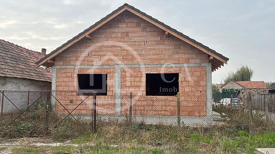 Teren si casa la rosu de vanzare in Biharia, Bihor - Poză 9