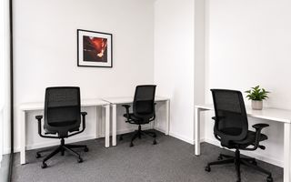De inchiriat  birou 2 persoane clasa A, cladirea VOX , 0% COMISION - Poză 3