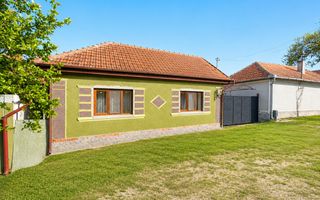 Casă renovată Hidișel - Poză 1