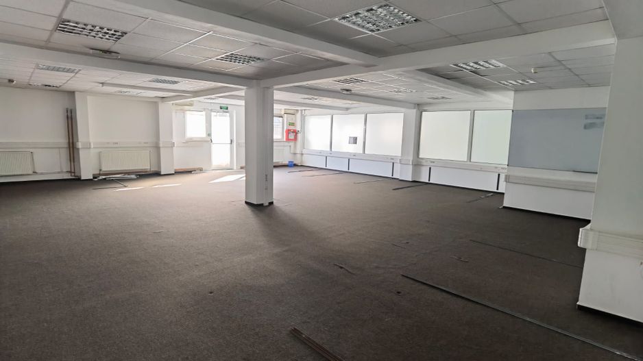 Spatii birouri/servicii - Poză 34