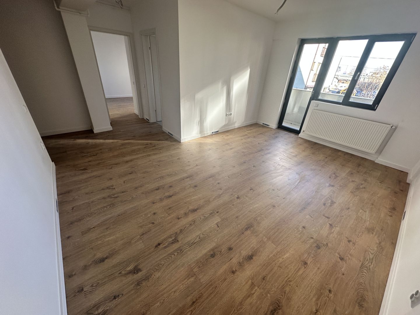 AP 2 CAMERE BLOC NOU, CENTRAL-LANGA MC, FINISAJE PREMIUM, COMISION 0% - Poză 1