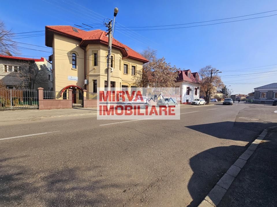 🏢 Spațiu de birouri – 5 camere, 3 băi – Mansardă vilă, Central - Poză 76