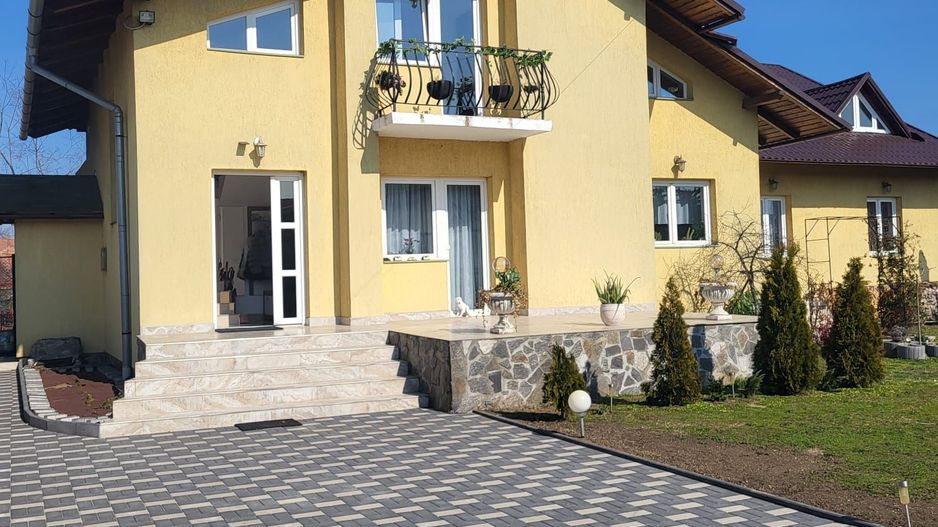 CASA DE VANZARE IN SEBES, IN VALEA FRUMOASEI - Poză 1