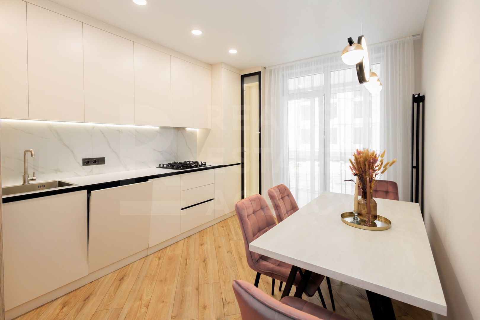 Vânzare, apartamnet, 2 camere, str. Regina Elizabeta, Durlești - Poză 1