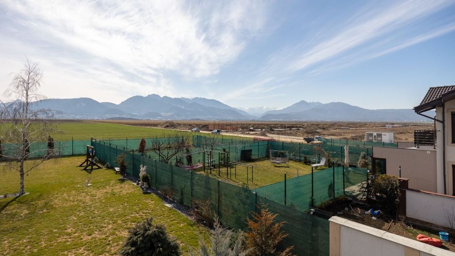 Casa 6 dormitoare+4 bai -1500 mp teren-Sacele - Poză 34