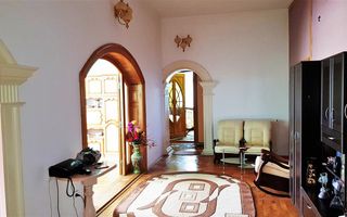 Casa de vanzare Cetate pretabila ca pensiune - Poză 3