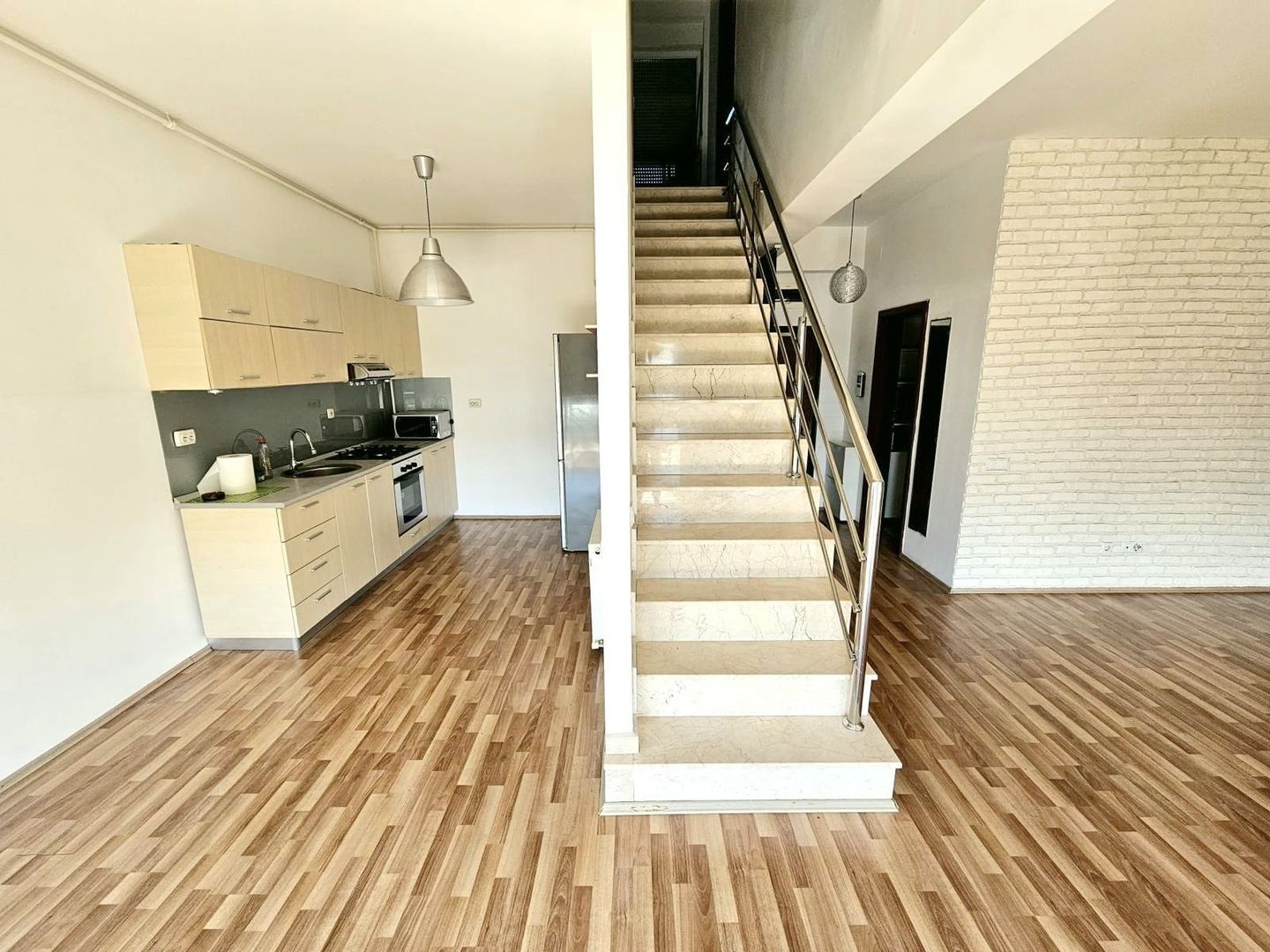 Apartament 3 camere, deosebit in Otopeni, Str. Ferme F - Poză 5