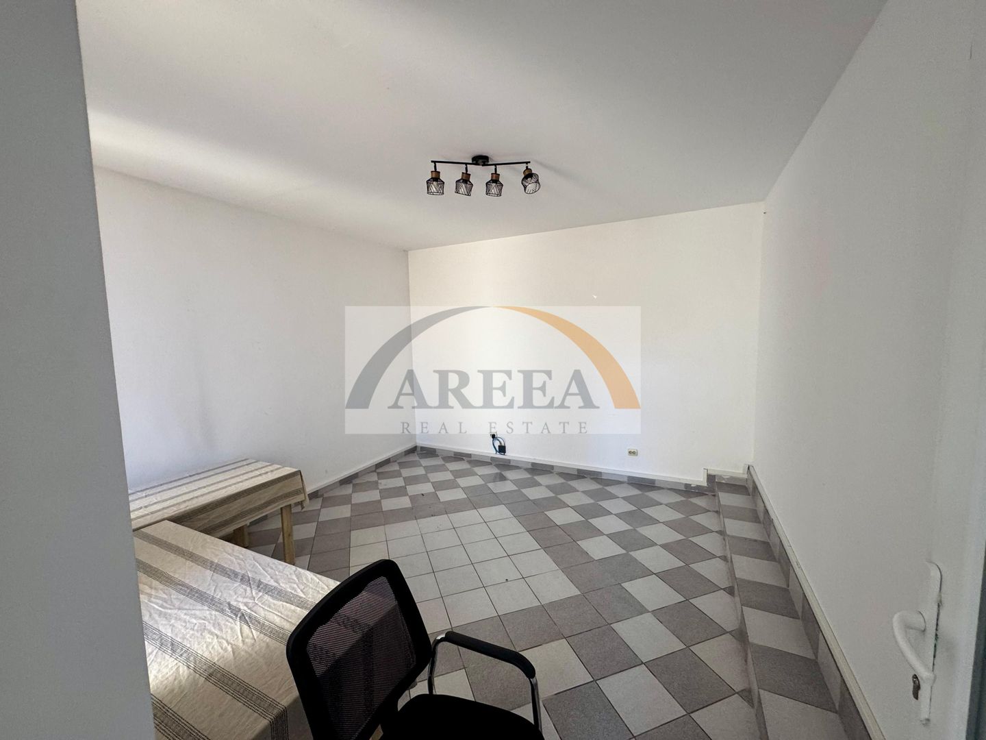 OPORTUNITATE - vila-curte individuala-garaj la Domenii-Popisteanu - Poză 18